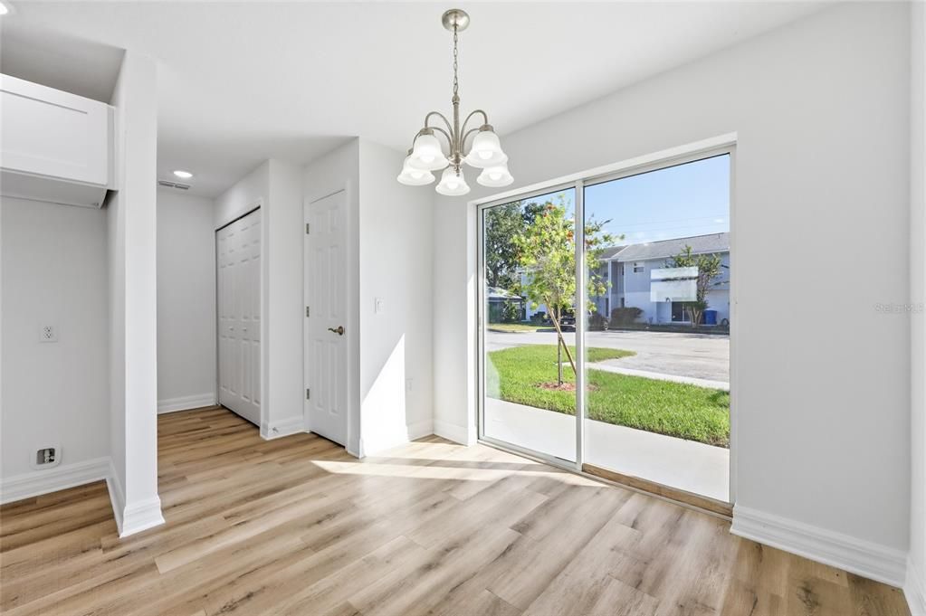 На продажу: $239,900 (3 спален, 2 ванн, 1414 Квадратных фут)