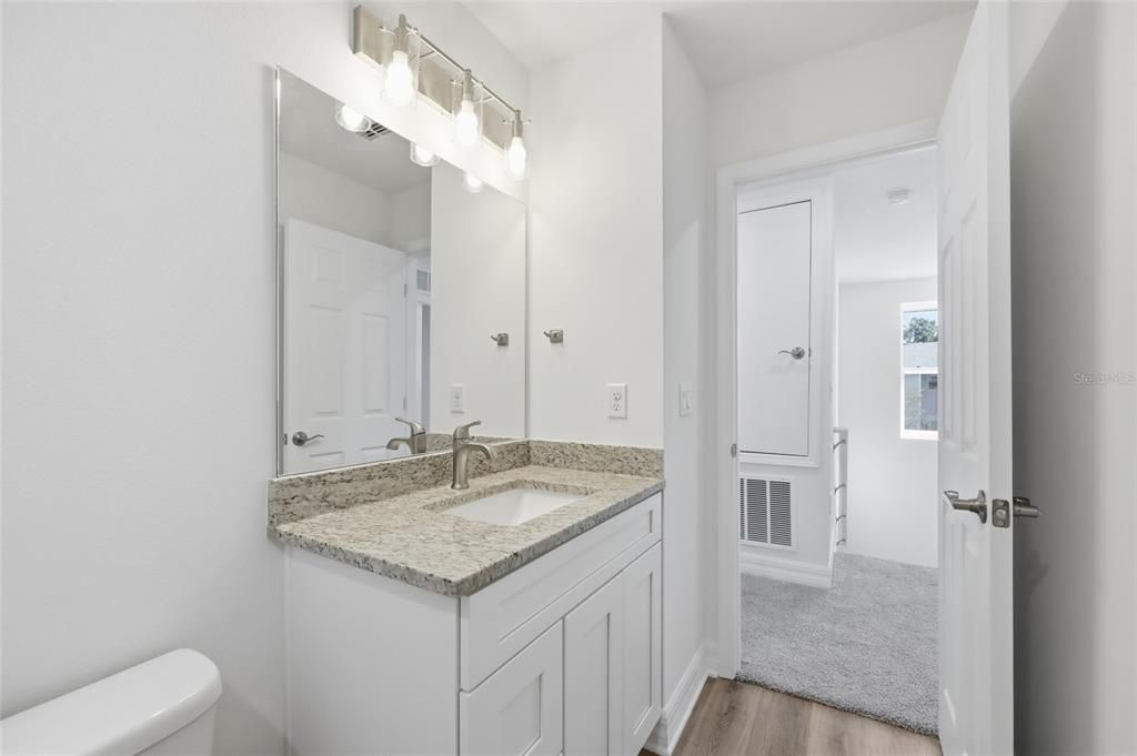 На продажу: $239,900 (3 спален, 2 ванн, 1414 Квадратных фут)