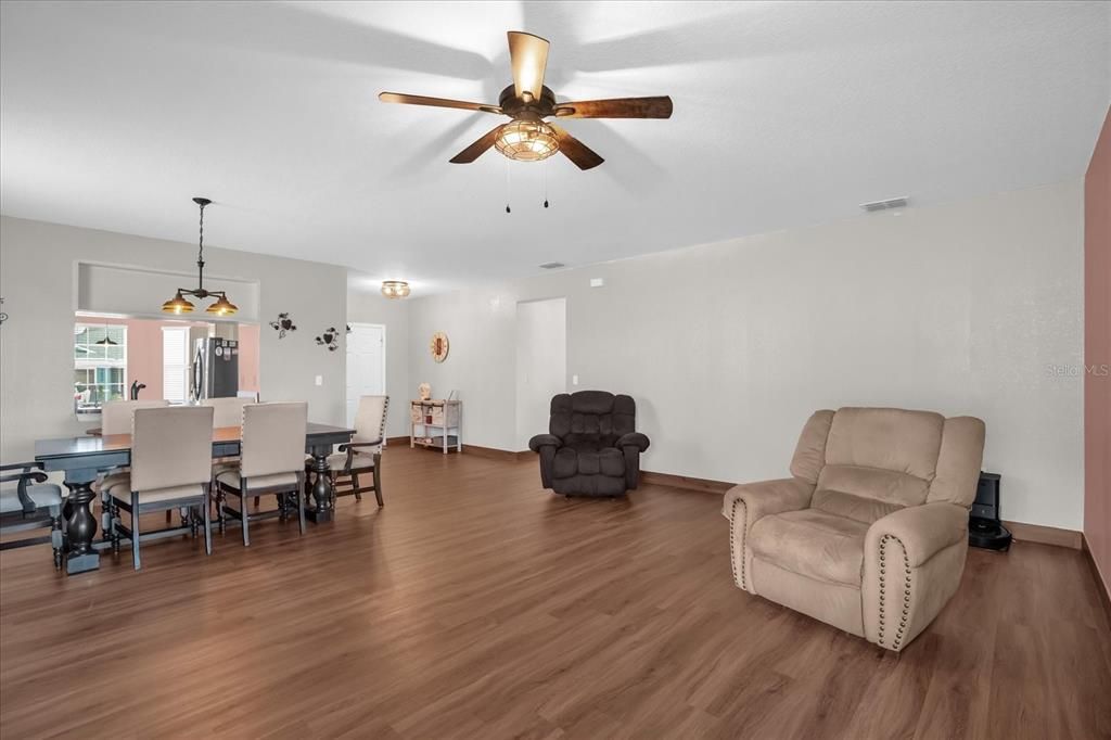 На продажу: $275,000 (3 спален, 2 ванн, 1750 Квадратных фут)