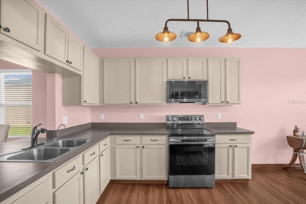 На продажу: $275,000 (3 спален, 2 ванн, 1750 Квадратных фут)