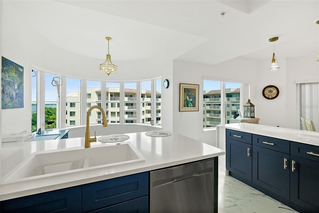 For Sale: $699,000 (3 beds, 3 baths, 2480 Square Feet)