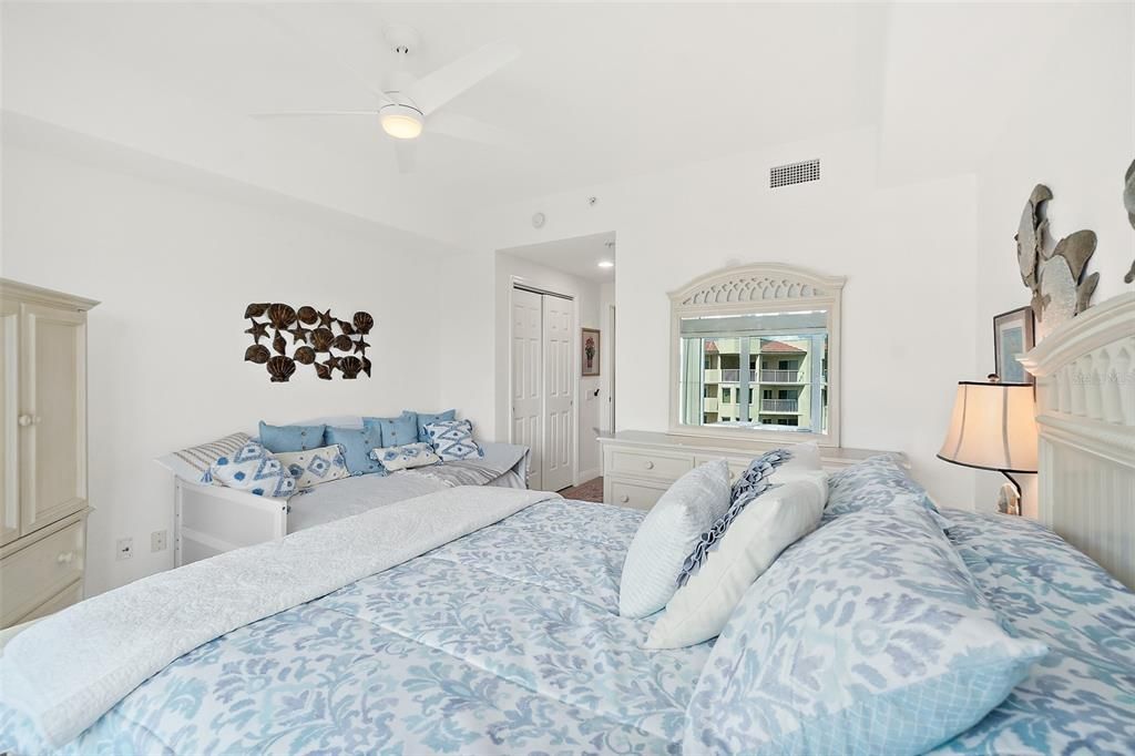 For Sale: $699,000 (3 beds, 3 baths, 2480 Square Feet)