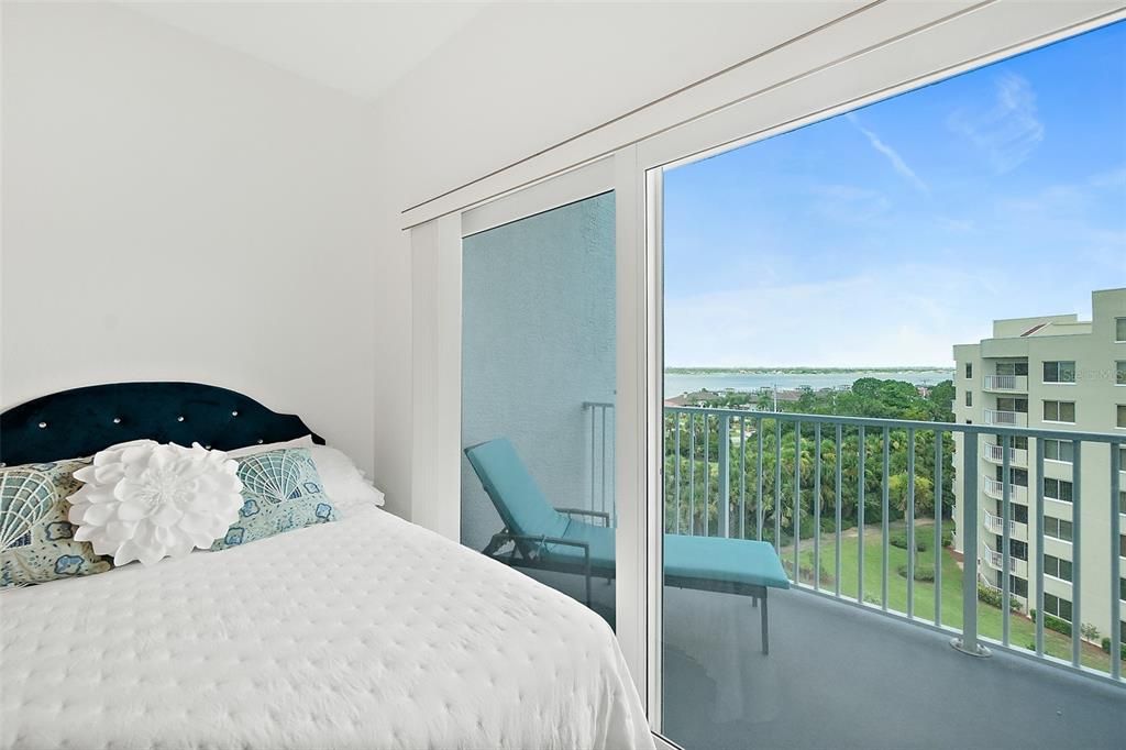 For Sale: $699,000 (3 beds, 3 baths, 2480 Square Feet)