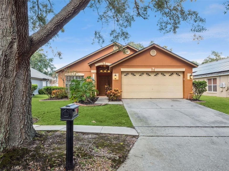 Под контрактом: $415,000 (3 спален, 2 ванн, 1560 Квадратных фут)