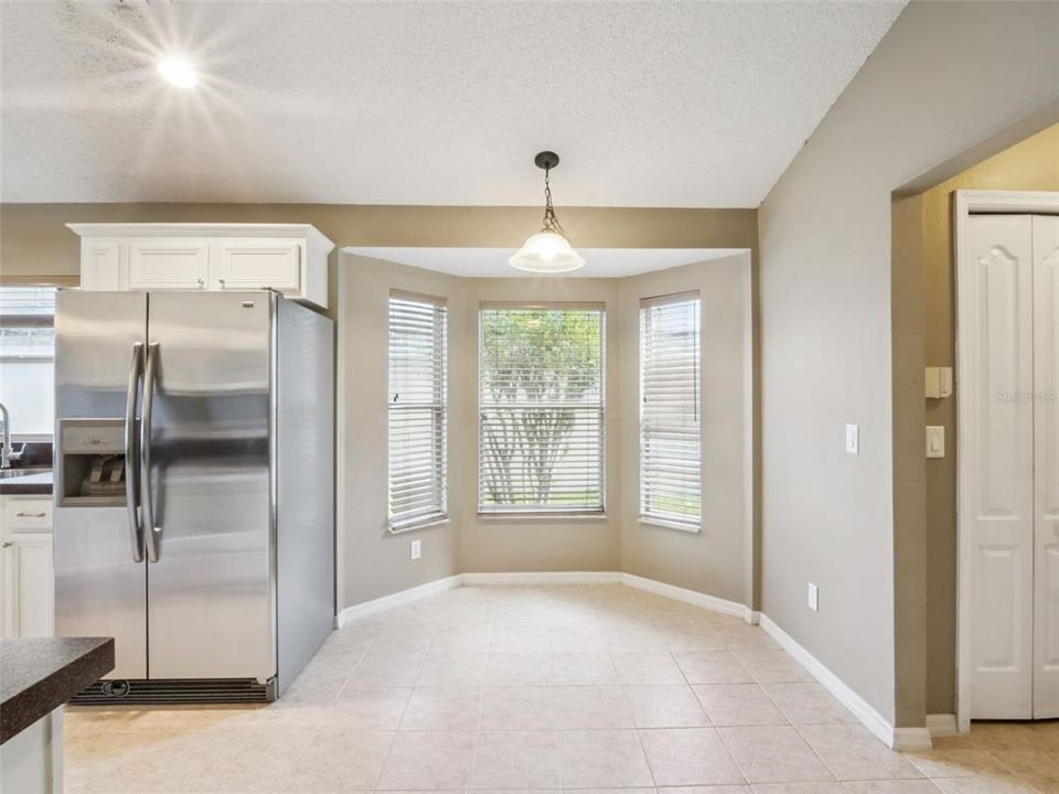 Под контрактом: $415,000 (3 спален, 2 ванн, 1560 Квадратных фут)