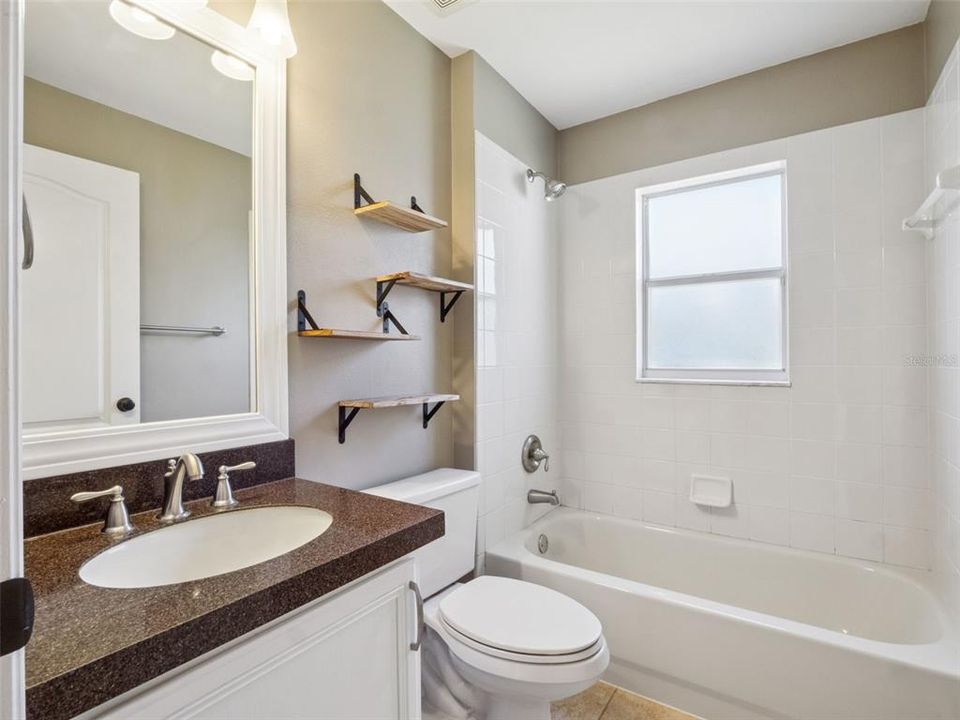 Под контрактом: $415,000 (3 спален, 2 ванн, 1560 Квадратных фут)