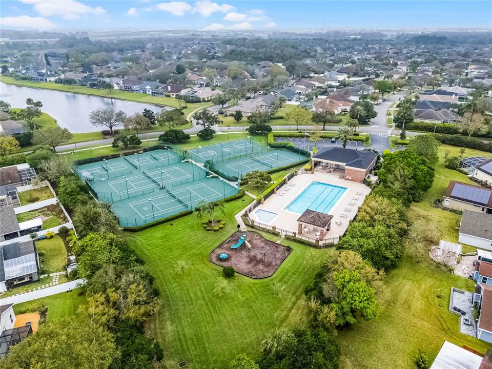 Под контрактом: $415,000 (3 спален, 2 ванн, 1560 Квадратных фут)