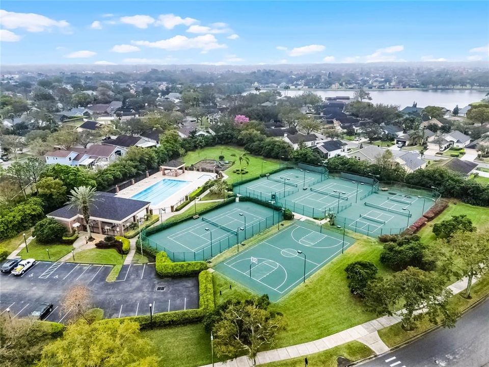 Под контрактом: $415,000 (3 спален, 2 ванн, 1560 Квадратных фут)