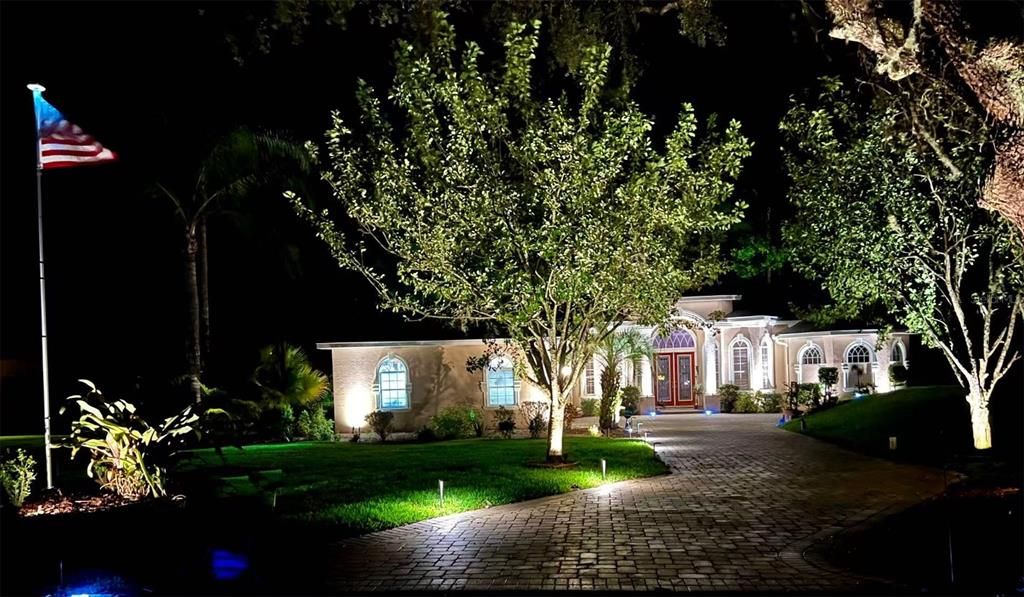 En Venta: $849,990 (4 camas, 3 baños, 3192 Pies cuadrados)