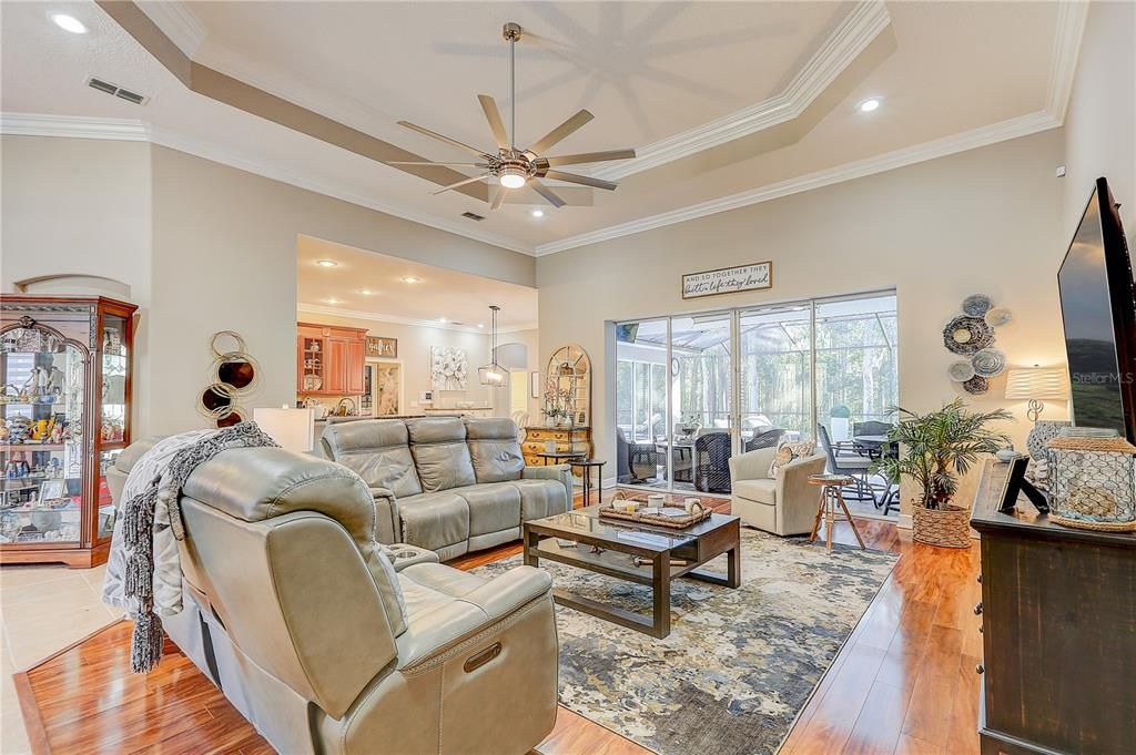 En Venta: $849,990 (4 camas, 3 baños, 3192 Pies cuadrados)