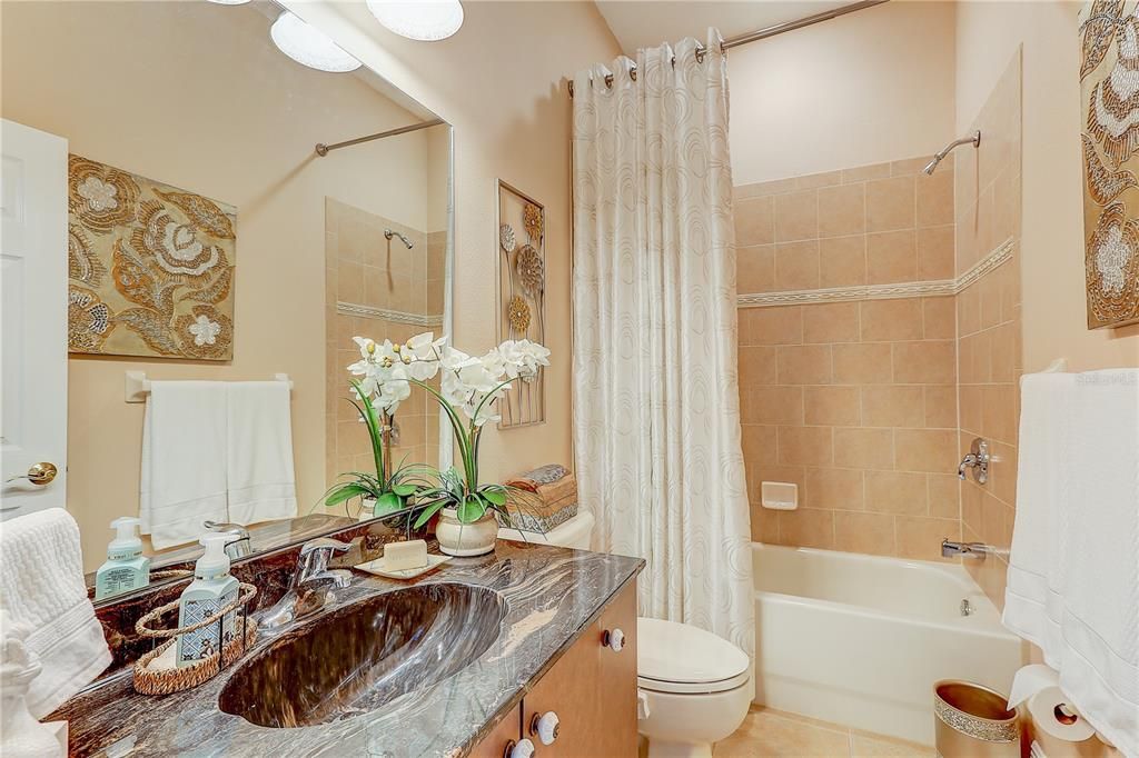 En Venta: $849,990 (4 camas, 3 baños, 3192 Pies cuadrados)