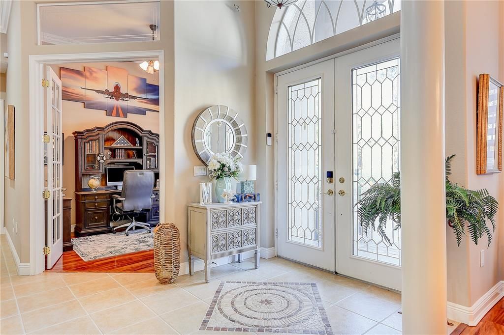 En Venta: $849,990 (4 camas, 3 baños, 3192 Pies cuadrados)