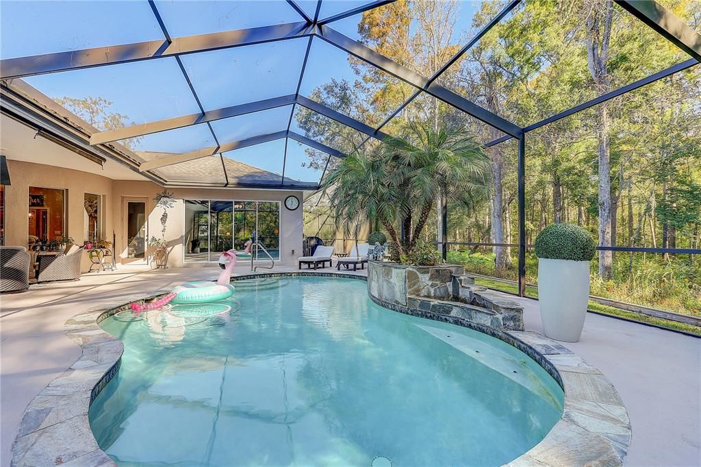 En Venta: $849,990 (4 camas, 3 baños, 3192 Pies cuadrados)