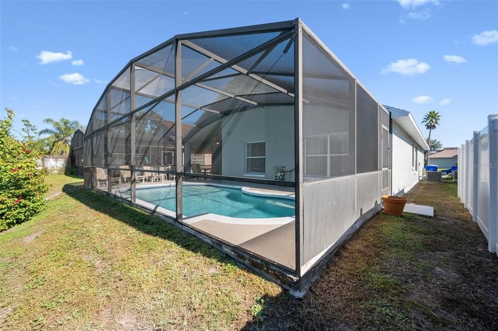 Active With Contract: $375,000 (4 beds, 2 baths, 1822 Square Feet)