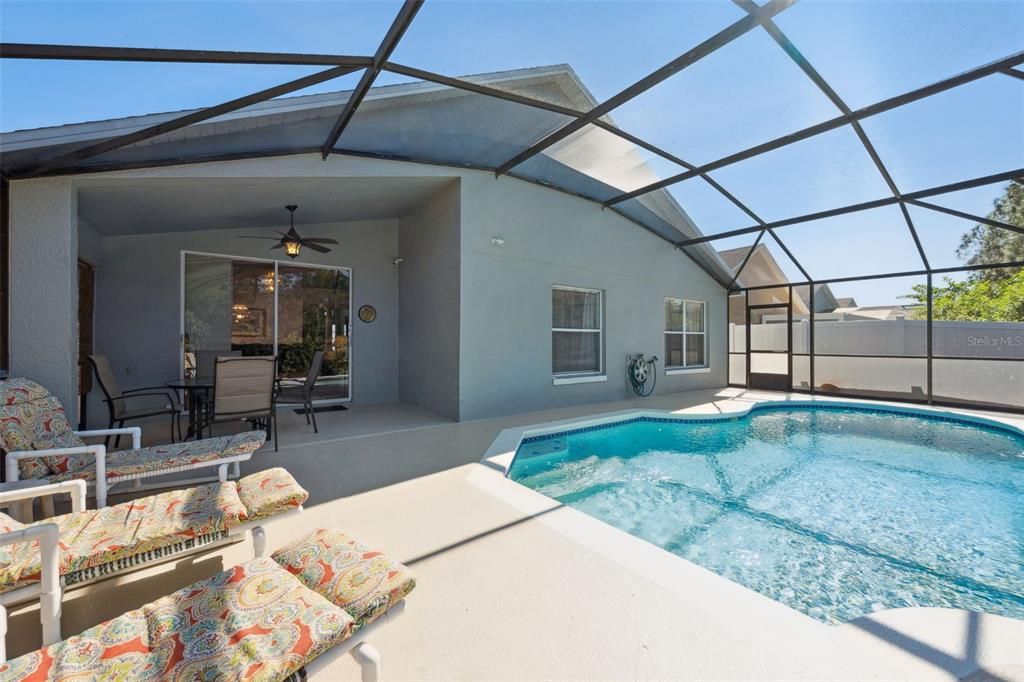 Active With Contract: $375,000 (4 beds, 2 baths, 1822 Square Feet)