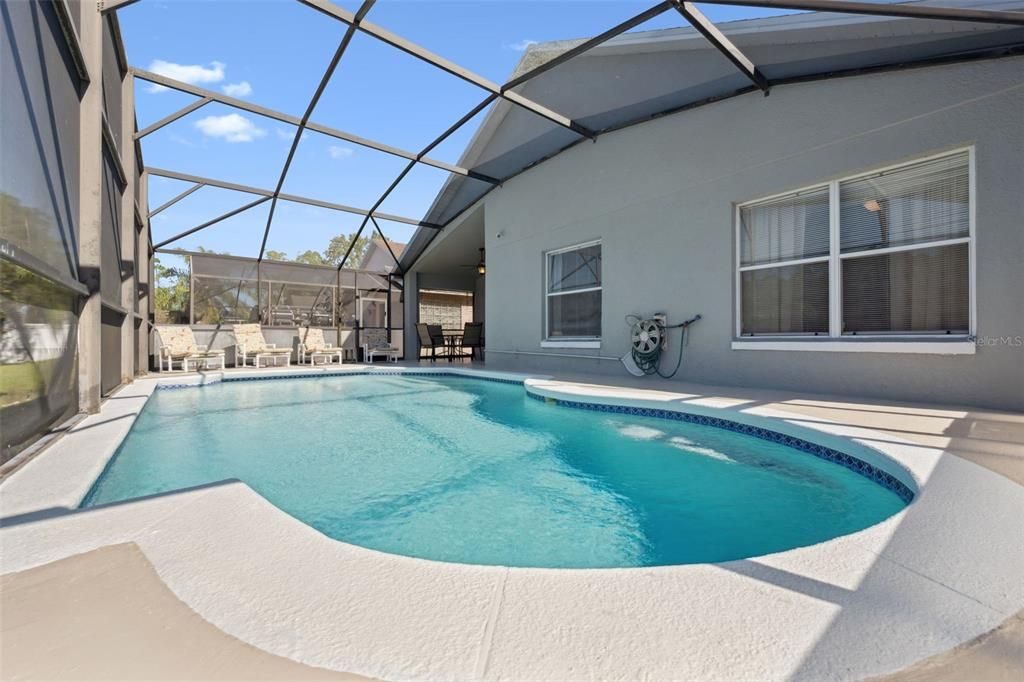 Active With Contract: $375,000 (4 beds, 2 baths, 1822 Square Feet)