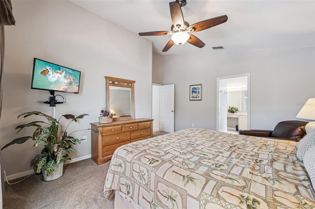 Active With Contract: $375,000 (4 beds, 2 baths, 1822 Square Feet)