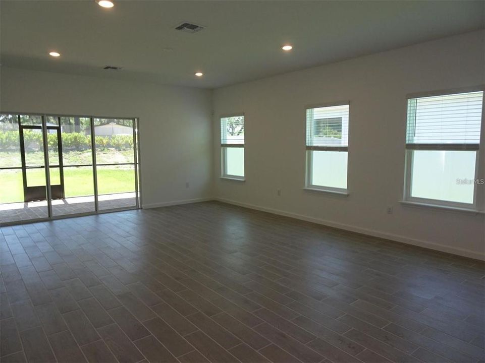 出租: $1,975 (3 贝兹, 2 浴室, 1712 平方英尺)