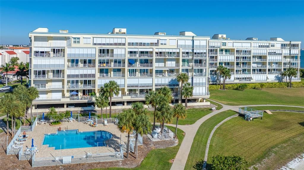 На продажу: $775,000 (2 спален, 2 ванн, 1300 Квадратных фут)