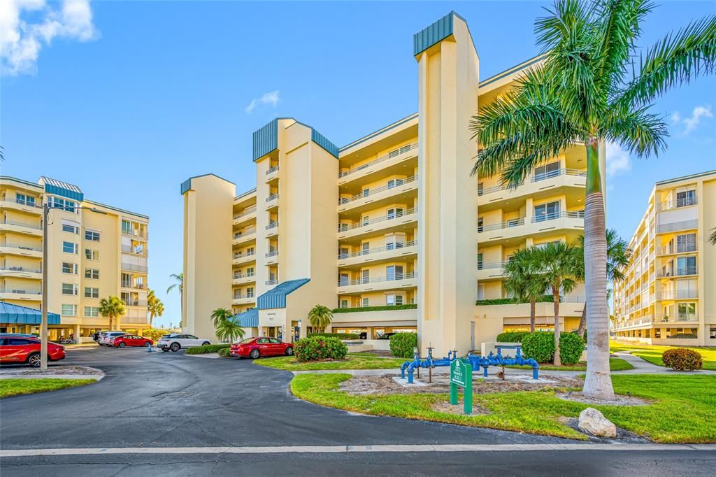 На продажу: $775,000 (2 спален, 2 ванн, 1300 Квадратных фут)