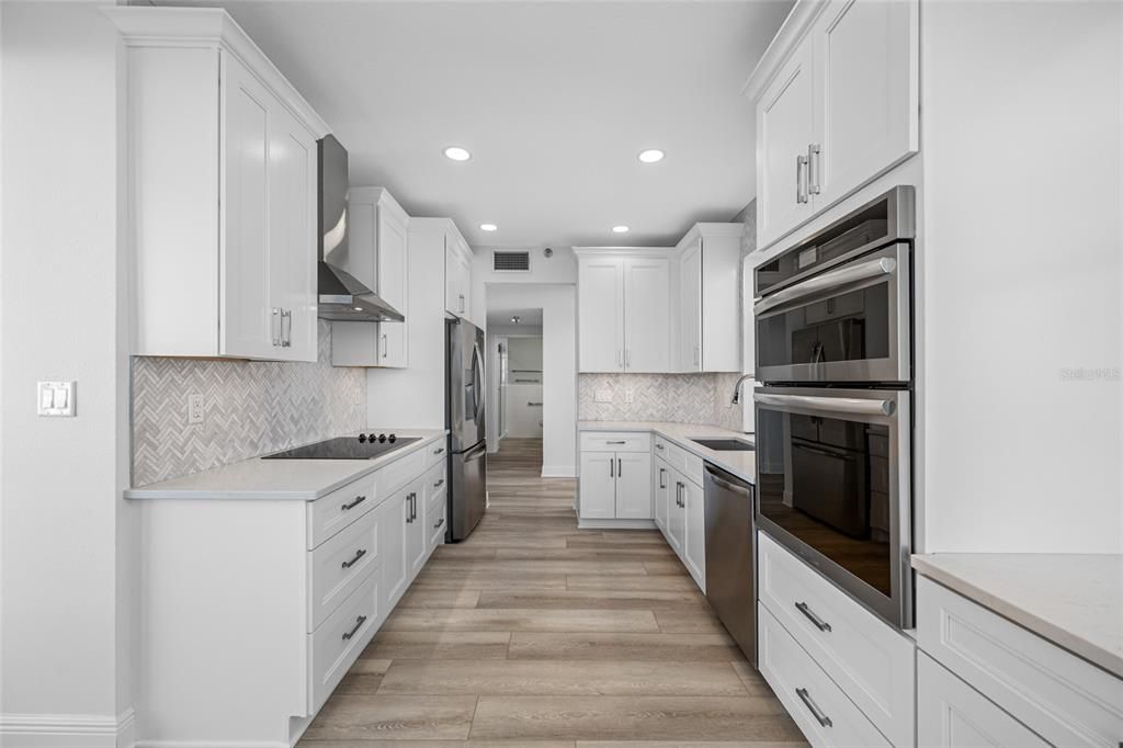 На продажу: $775,000 (2 спален, 2 ванн, 1300 Квадратных фут)