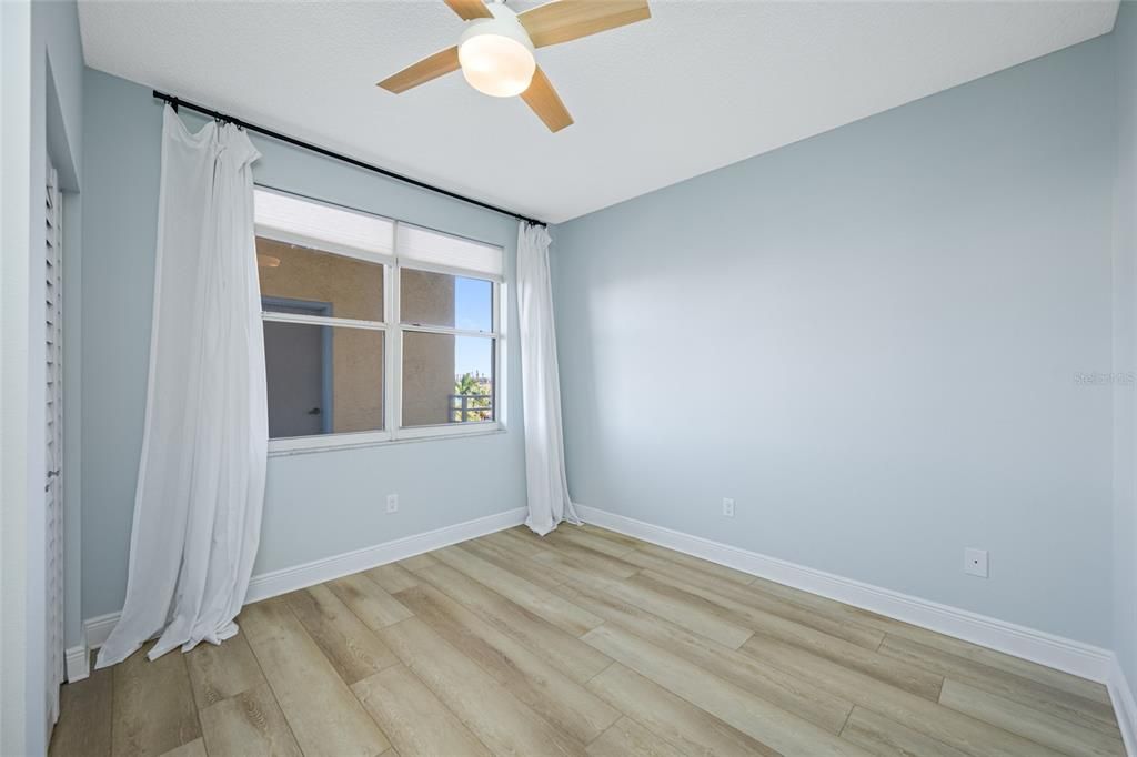 На продажу: $775,000 (2 спален, 2 ванн, 1300 Квадратных фут)