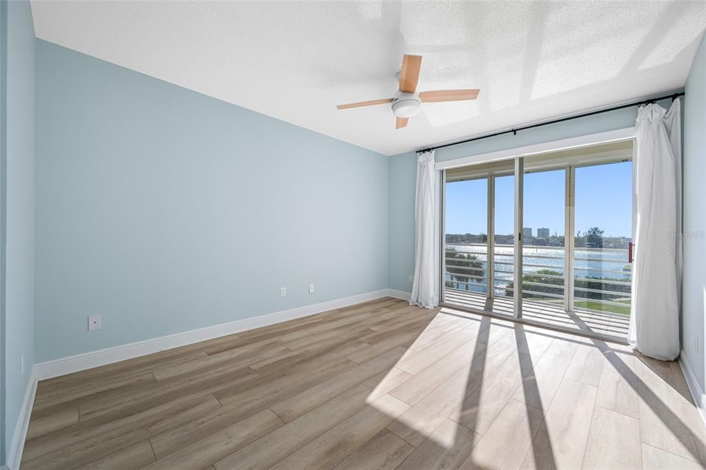 На продажу: $775,000 (2 спален, 2 ванн, 1300 Квадратных фут)