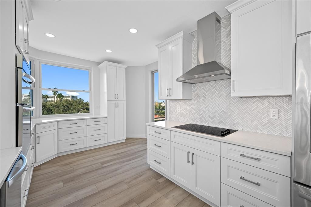 На продажу: $775,000 (2 спален, 2 ванн, 1300 Квадратных фут)