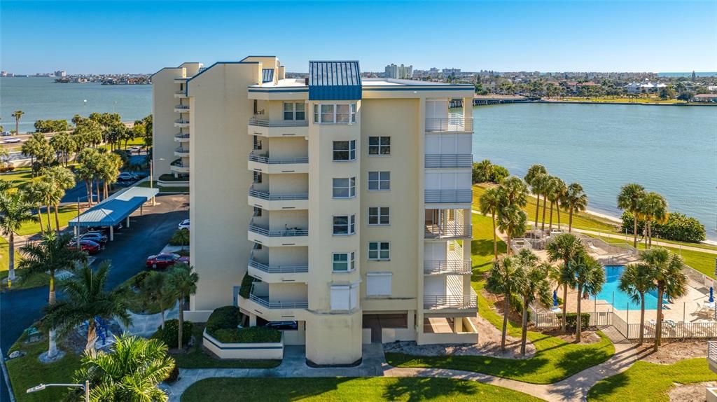 На продажу: $775,000 (2 спален, 2 ванн, 1300 Квадратных фут)