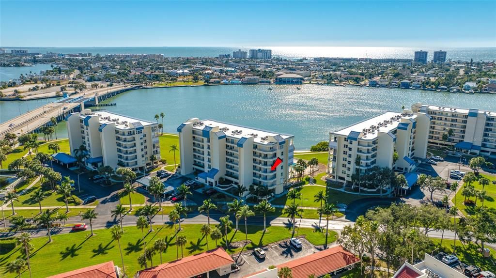 На продажу: $775,000 (2 спален, 2 ванн, 1300 Квадратных фут)