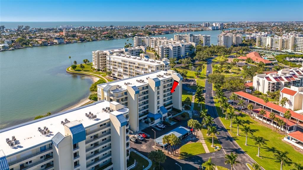 На продажу: $775,000 (2 спален, 2 ванн, 1300 Квадратных фут)