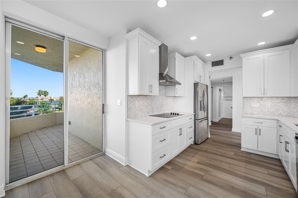 На продажу: $775,000 (2 спален, 2 ванн, 1300 Квадратных фут)