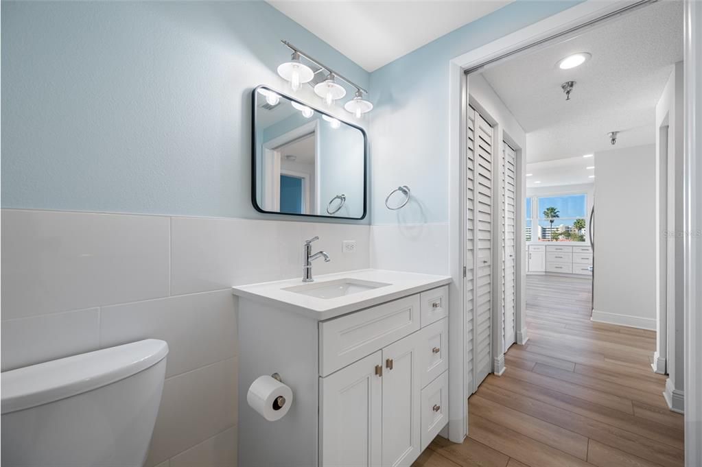 На продажу: $775,000 (2 спален, 2 ванн, 1300 Квадратных фут)