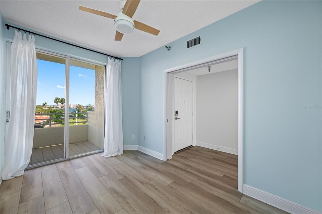 На продажу: $775,000 (2 спален, 2 ванн, 1300 Квадратных фут)