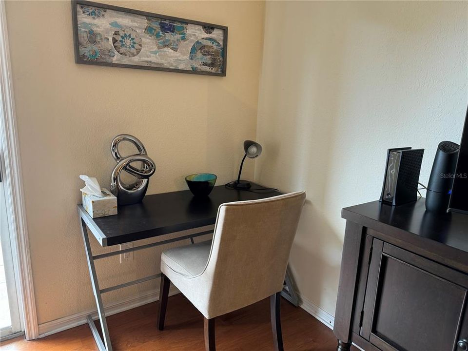 Под контрактом: $1,650 (1 спален, 1 ванн, 742 Квадратных фут)