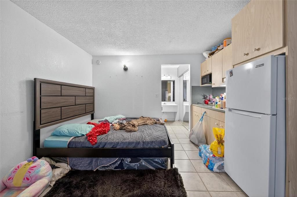 На продажу: $59,900 (1 спален, 1 ванн, 300 Квадратных фут)