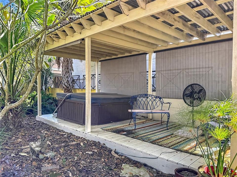 Active With Contract: $550,000 (2 beds, 1 baths, 1231 Square Feet)