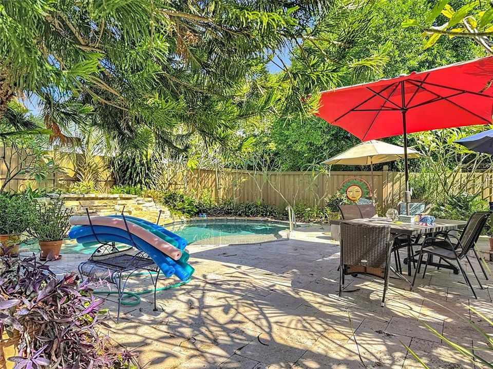 Active With Contract: $550,000 (2 beds, 1 baths, 1231 Square Feet)