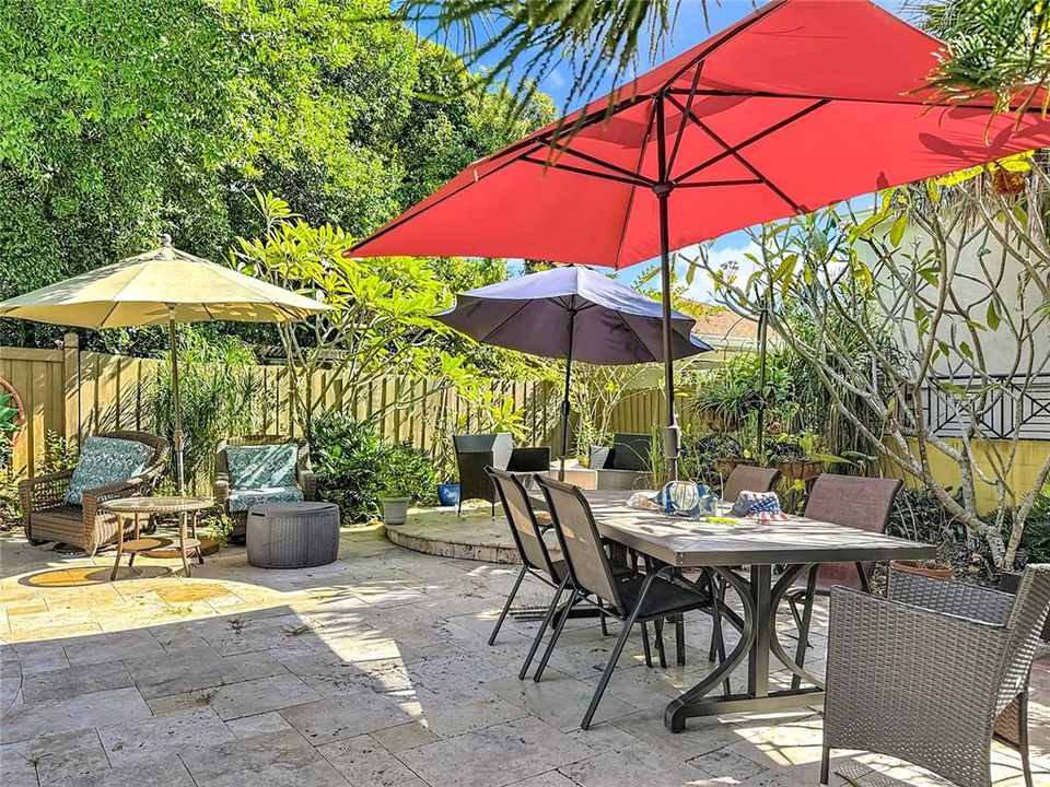 Active With Contract: $550,000 (2 beds, 1 baths, 1231 Square Feet)