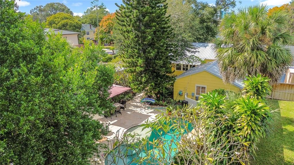 Active With Contract: $550,000 (2 beds, 1 baths, 1231 Square Feet)