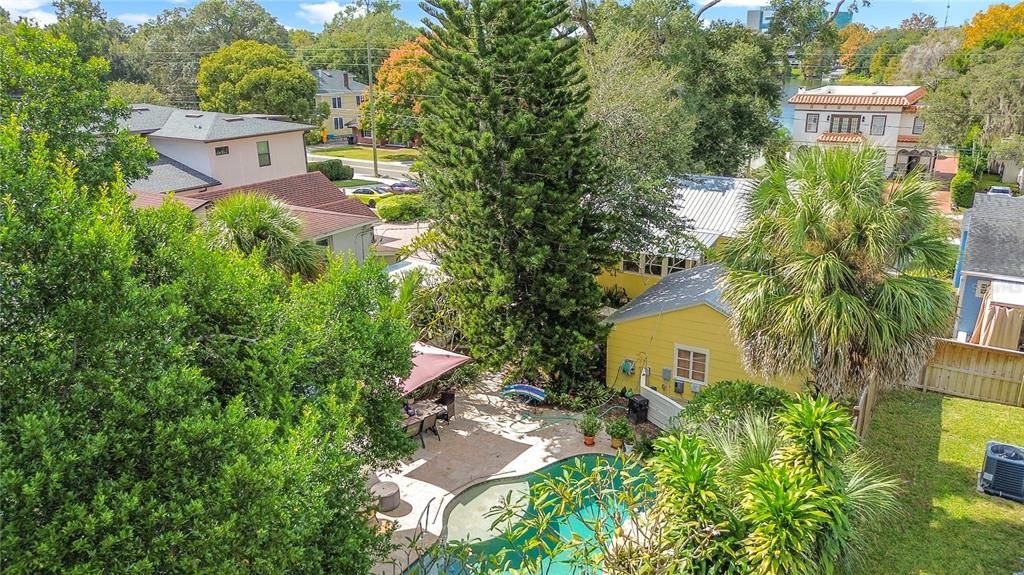 Active With Contract: $550,000 (2 beds, 1 baths, 1231 Square Feet)