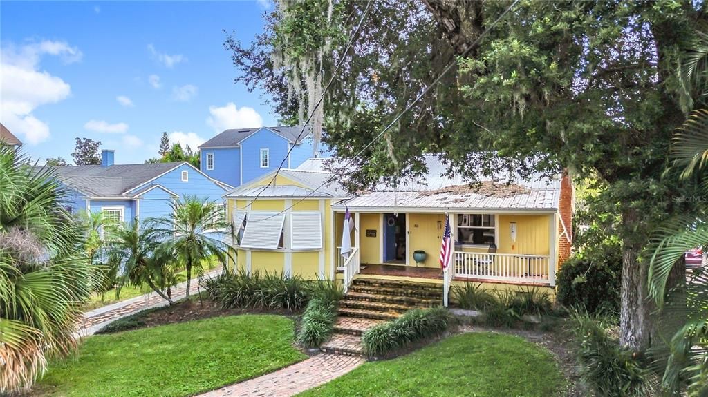 Active With Contract: $550,000 (2 beds, 1 baths, 1231 Square Feet)