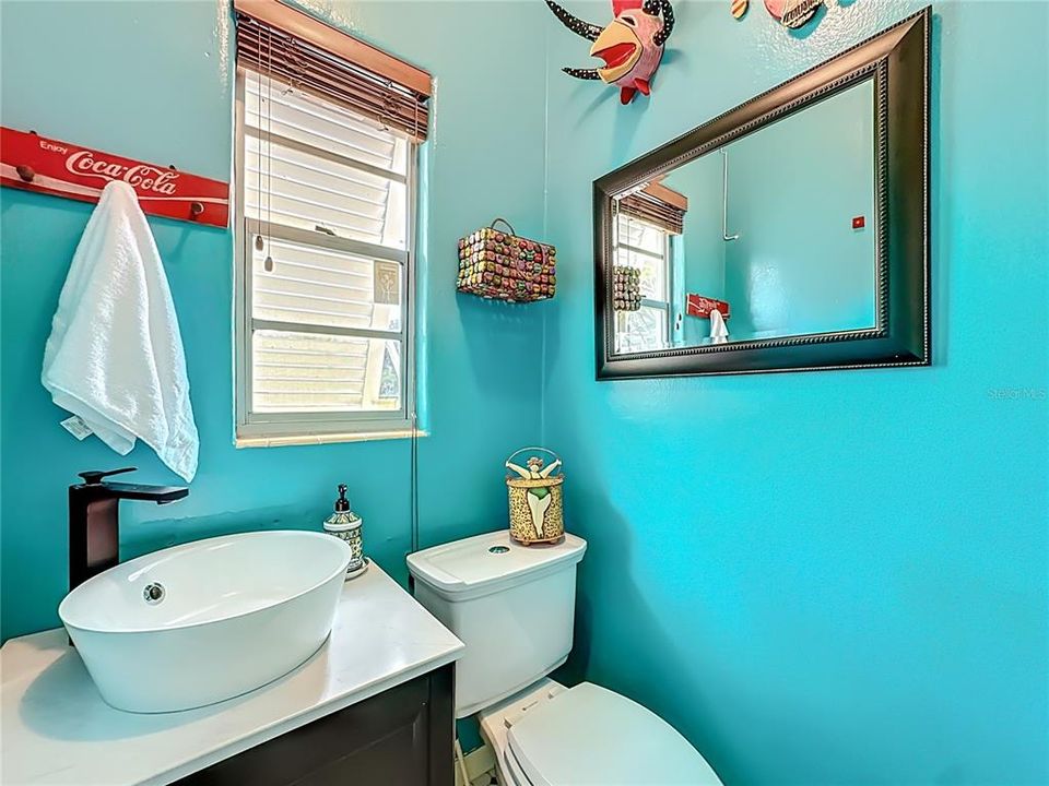 Active With Contract: $550,000 (2 beds, 1 baths, 1231 Square Feet)