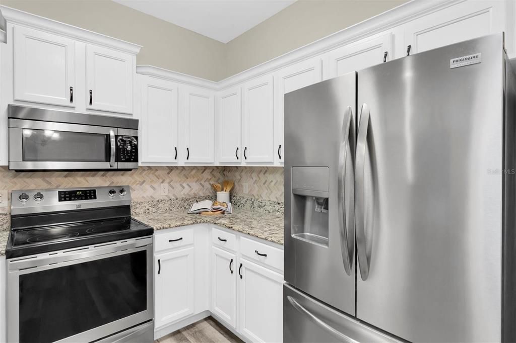 For Sale: $315,000 (2 beds, 2 baths, 1254 Square Feet)