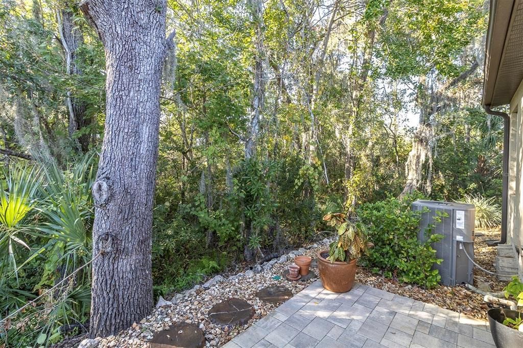 For Sale: $315,000 (2 beds, 2 baths, 1254 Square Feet)