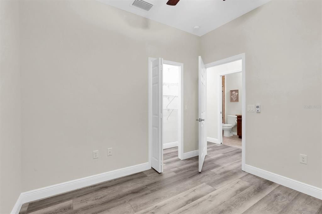 For Sale: $315,000 (2 beds, 2 baths, 1254 Square Feet)