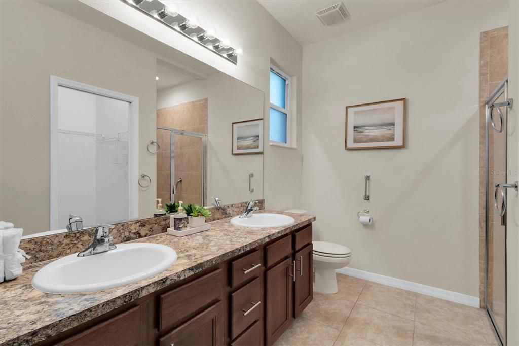 For Sale: $315,000 (2 beds, 2 baths, 1254 Square Feet)