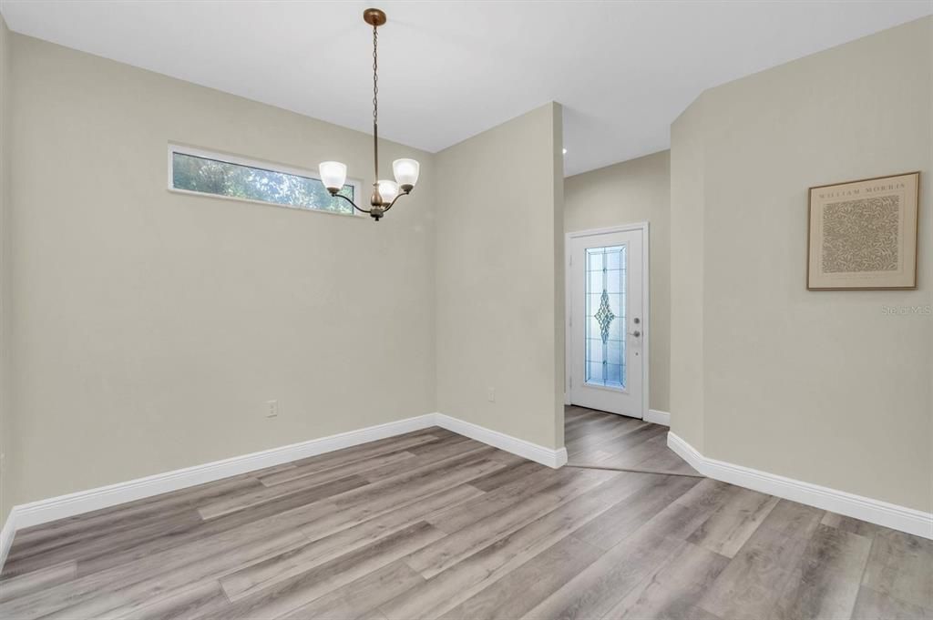 For Sale: $315,000 (2 beds, 2 baths, 1254 Square Feet)