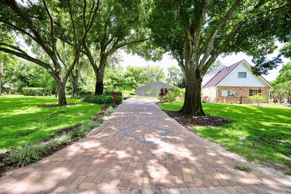 En Renta: $4,200 (4 camas, 2 baños, 2145 Pies cuadrados)