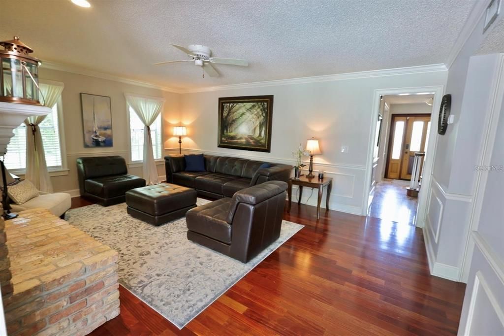 En Renta: $4,200 (4 camas, 2 baños, 2145 Pies cuadrados)